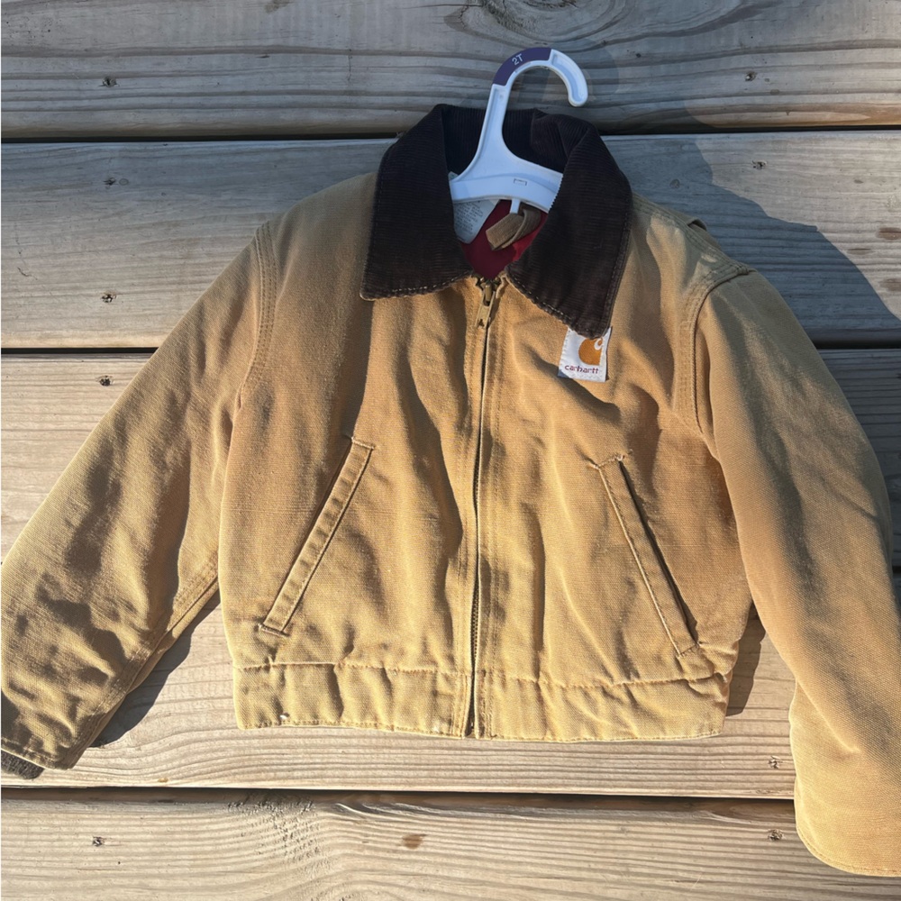 Boys 4 Carhartt Vintage Jacket. Super adorable. Great shape.